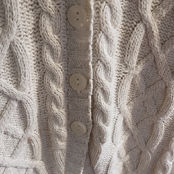 St. John's Bay Like New Women's Cream Cable Knit Sweater Size Medium. - Picture 9 of 9